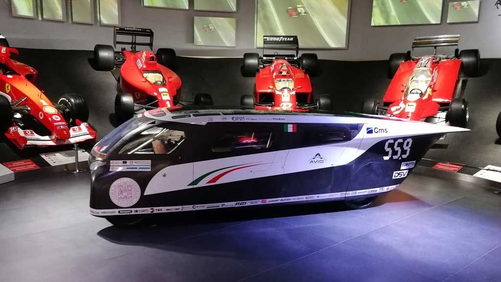 Emilia 4, la prima auto solare a 4 posti costruita in Italia. La presentazione presso il Museo Ferrari a Maranello